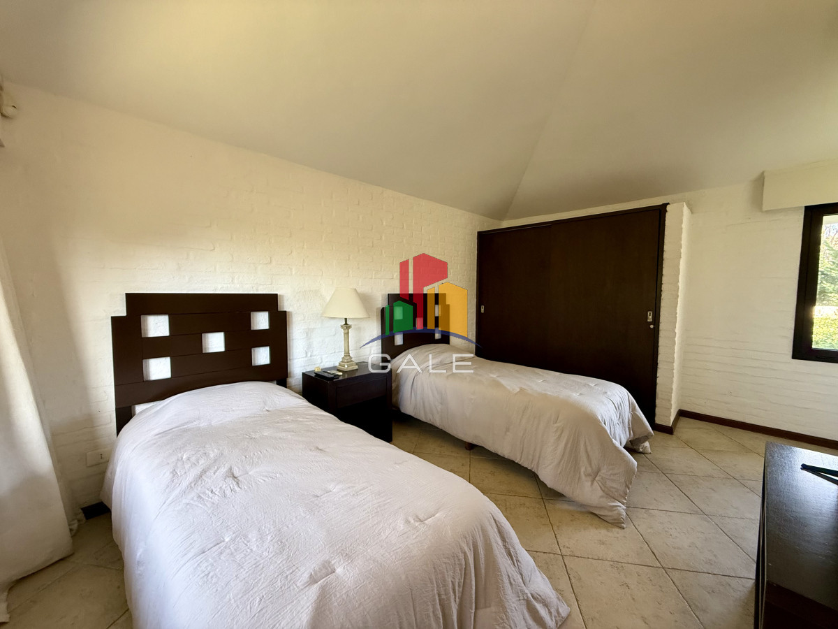 Casa ID.3768 - Chalet en Rincón del Indio – A 500 metros del mar