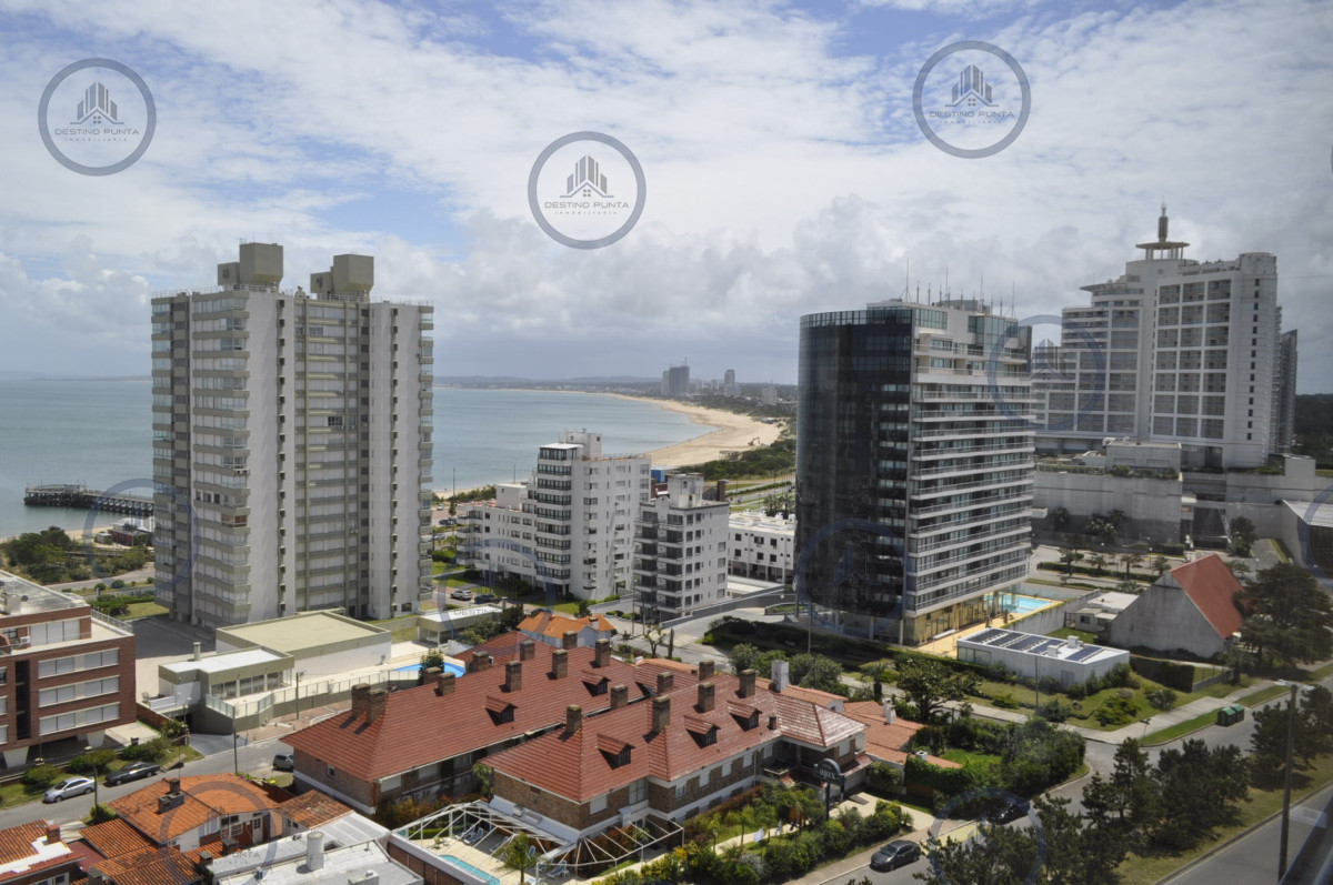 Apartamento de 2 dormitorios en playa mansa con parrillero de uso exclusivo — fotografía 2