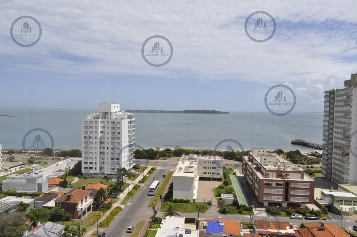 Apartamento de 2 dormitorios en playa mansa con parrillero de uso exclusivo — fotografía 3