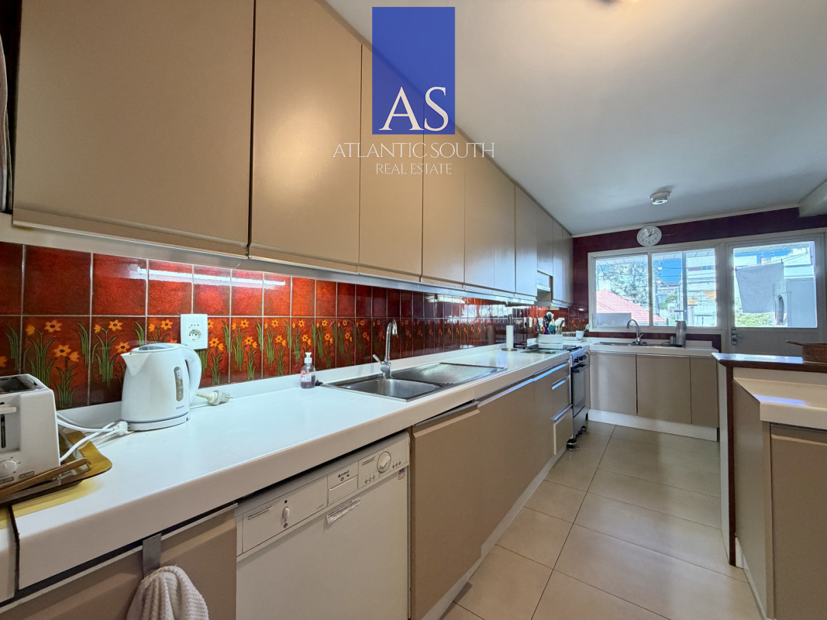 Apartamento ID.4274 - Planta de categroría en Península vista al mar 3 dormitorios Punta del Este