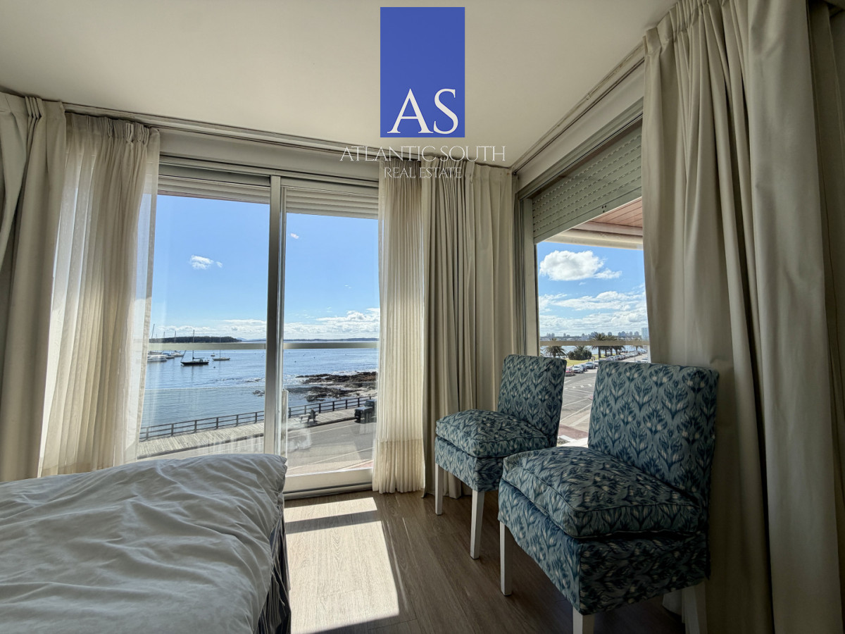Apartamento ID.4274 - Planta de categroría en Península vista al mar 3 dormitorios Punta del Este