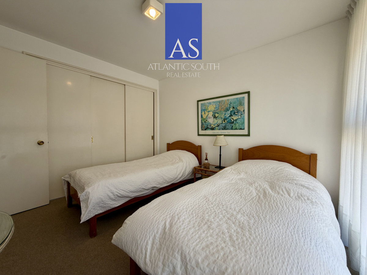 Apartamento ID.4274 - Planta de categroría en Península vista al mar 3 dormitorios Punta del Este