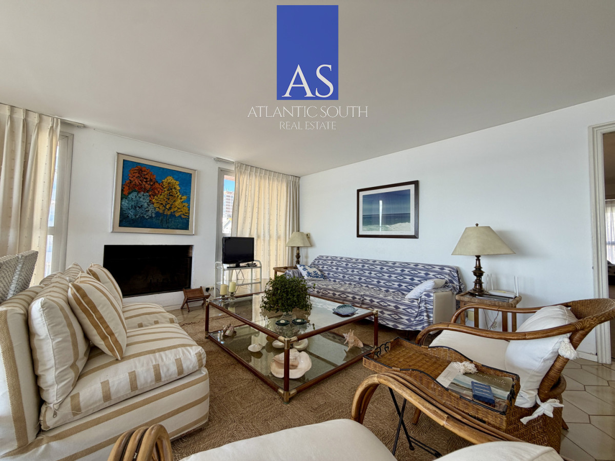 Apartamento ID.4274 - Planta de categroría en Península vista al mar 3 dormitorios Punta del Este