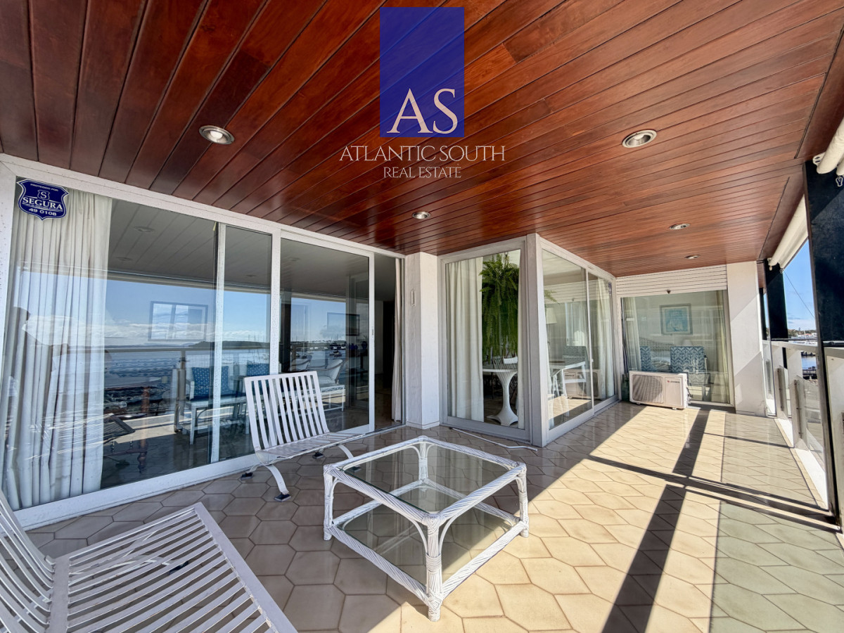 Apartamento ID.4274 - Planta de categroría en Península vista al mar 3 dormitorios Punta del Este