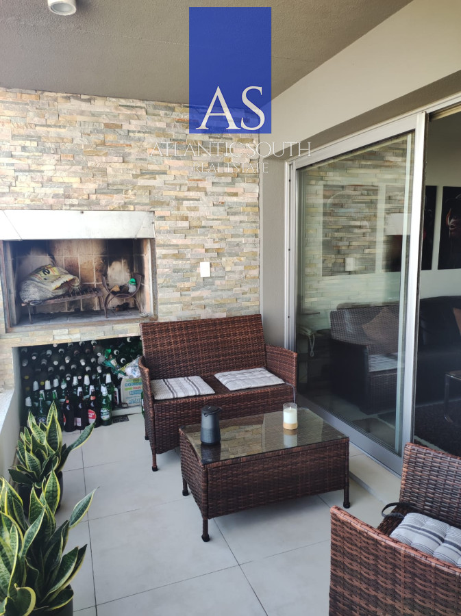 Apartamento ID.4198 - Ed . con servicios, 2 dormitorios con parrillero