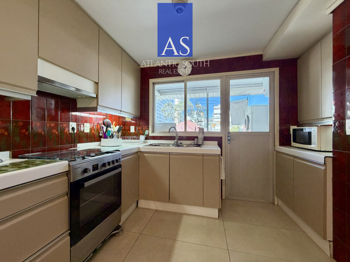 Apartamento ID.4274 - Planta de categroría en Península vista al mar 3 dormitorios Punta del Este