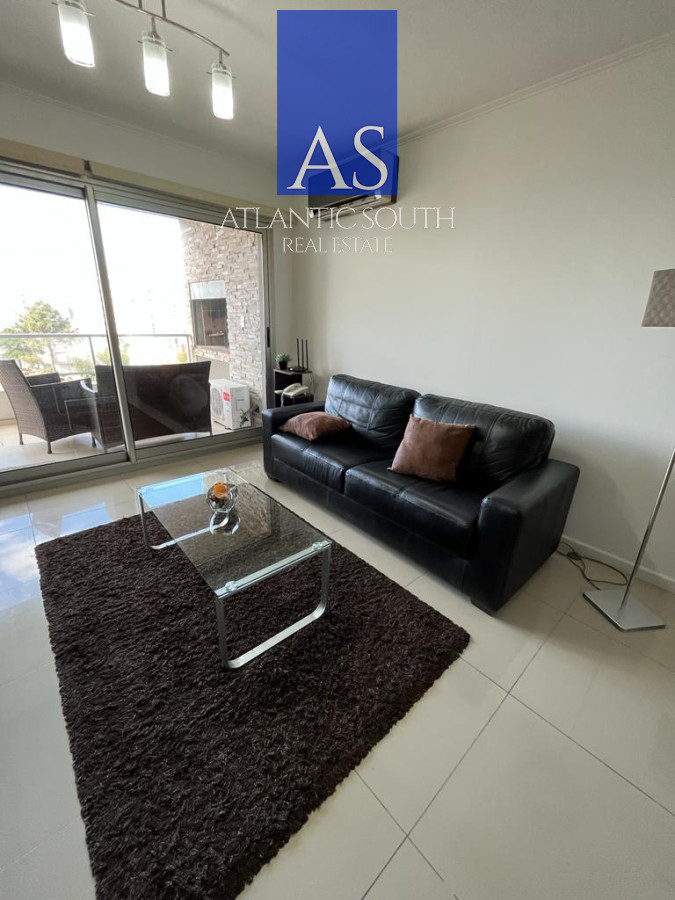 Apartamento ID.4198 - Ed . con servicios, 2 dormitorios con parrillero