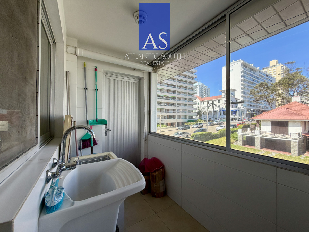 Apartamento ID.4274 - Planta de categroría en Península vista al mar 3 dormitorios Punta del Este
