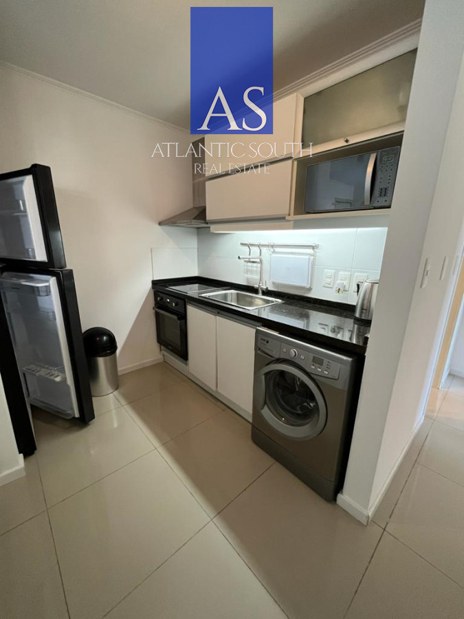 Apartamento ID.4198 - Ed . con servicios, 2 dormitorios con parrillero