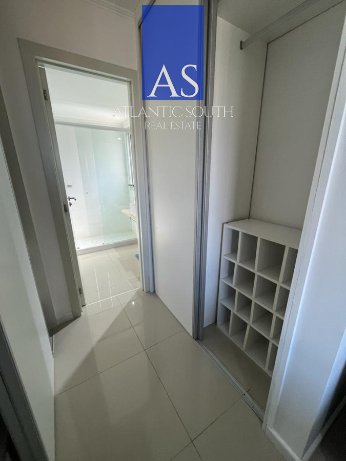 Apartamento ID.4198 - Ed . con servicios, 2 dormitorios con parrillero