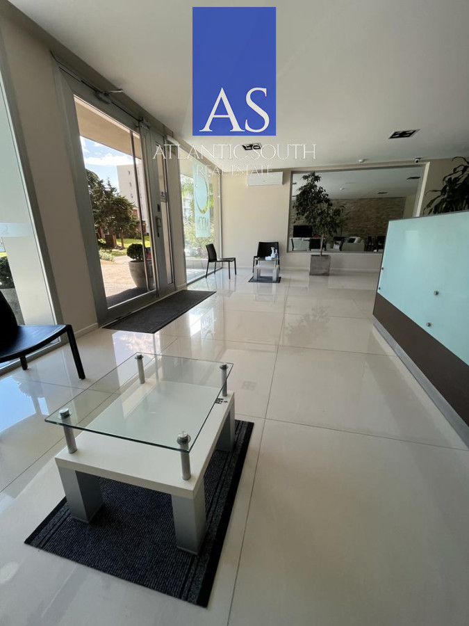 Apartamento ID.4198 - Ed . con servicios, 2 dormitorios con parrillero