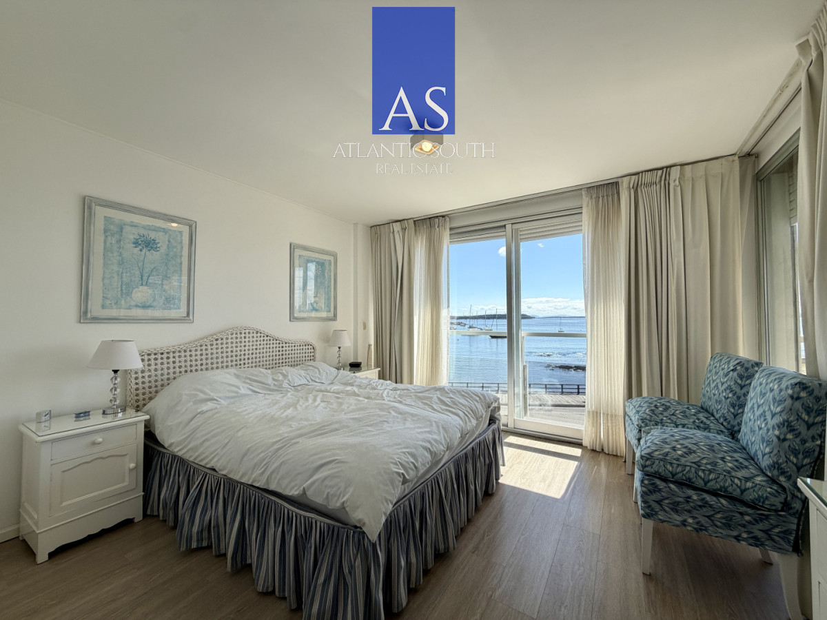 Apartamento ID.4274 - Planta de categroría en Península vista al mar 3 dormitorios Punta del Este