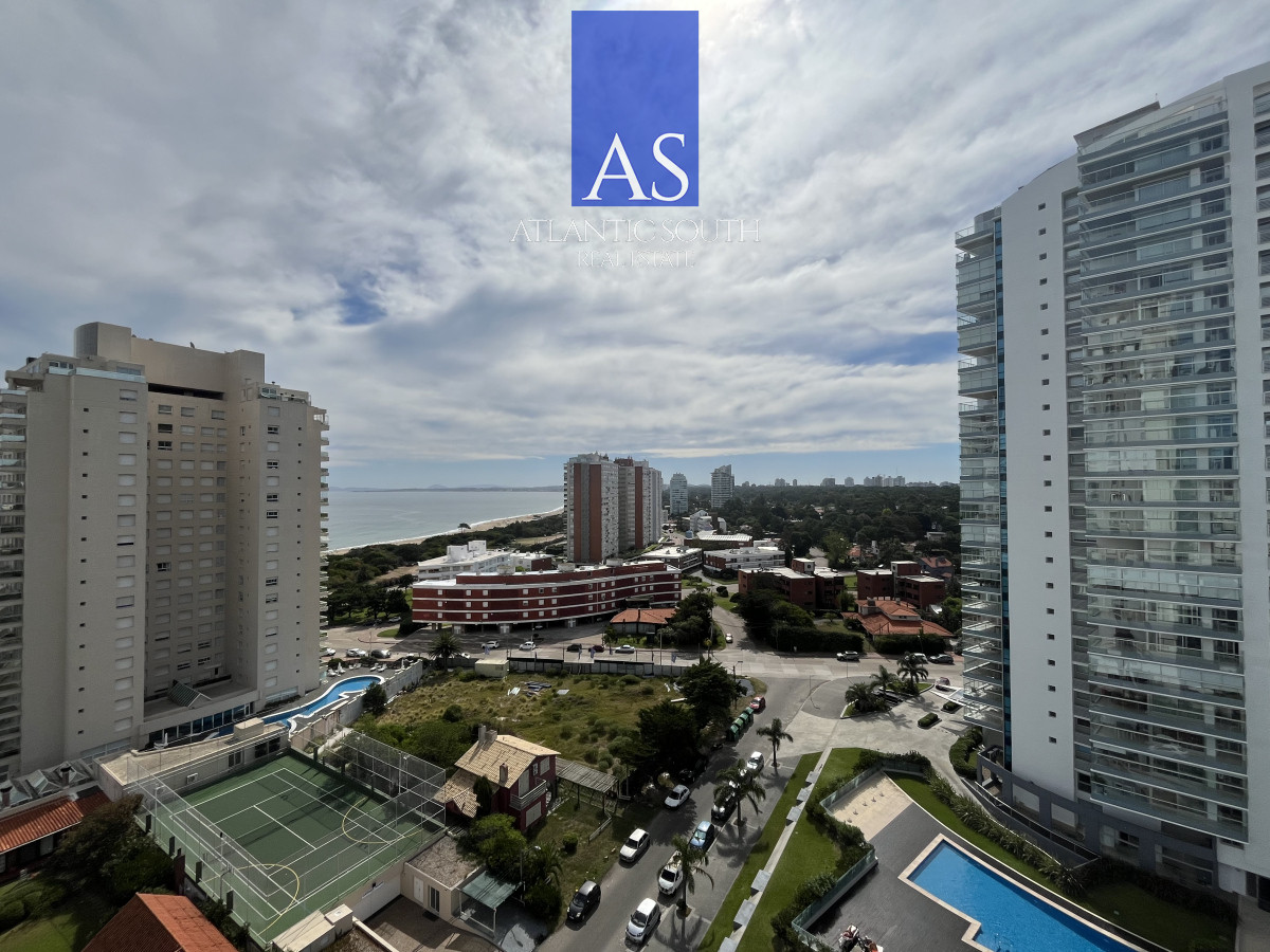 Apartamento ID.4086 - Planta de categoría en segunda línea de Playa Mansa 3 dormitorios moderno parrillero propio Punta del Este