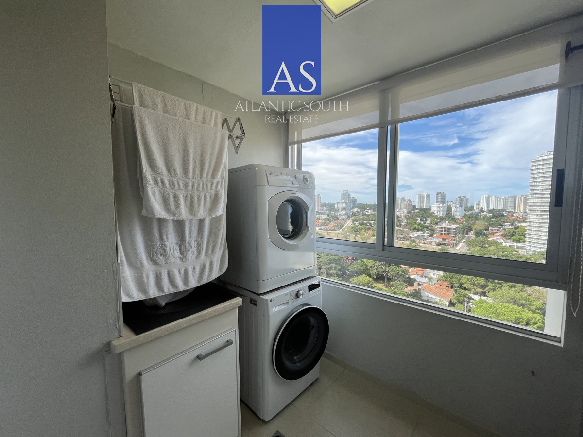 Apartamento ID.4086 - Planta de categoría en segunda línea de Playa Mansa 3 dormitorios moderno parrillero propio Punta del Este