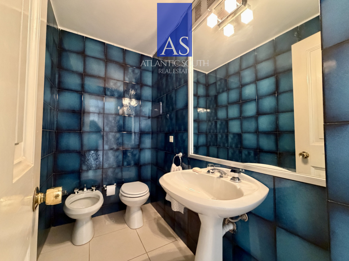 Apartamento ID.4274 - Planta de categroría en Península vista al mar 3 dormitorios Punta del Este