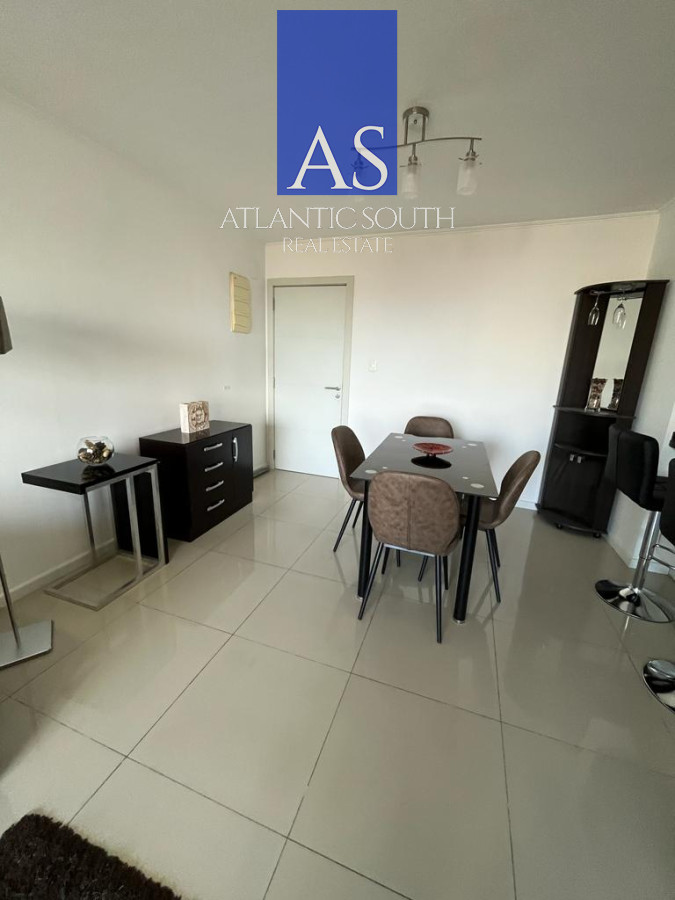 Apartamento ID.4198 - Ed . con servicios, 2 dormitorios con parrillero
