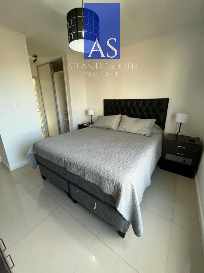Apartamento ID.4198 - Ed . con servicios, 2 dormitorios con parrillero