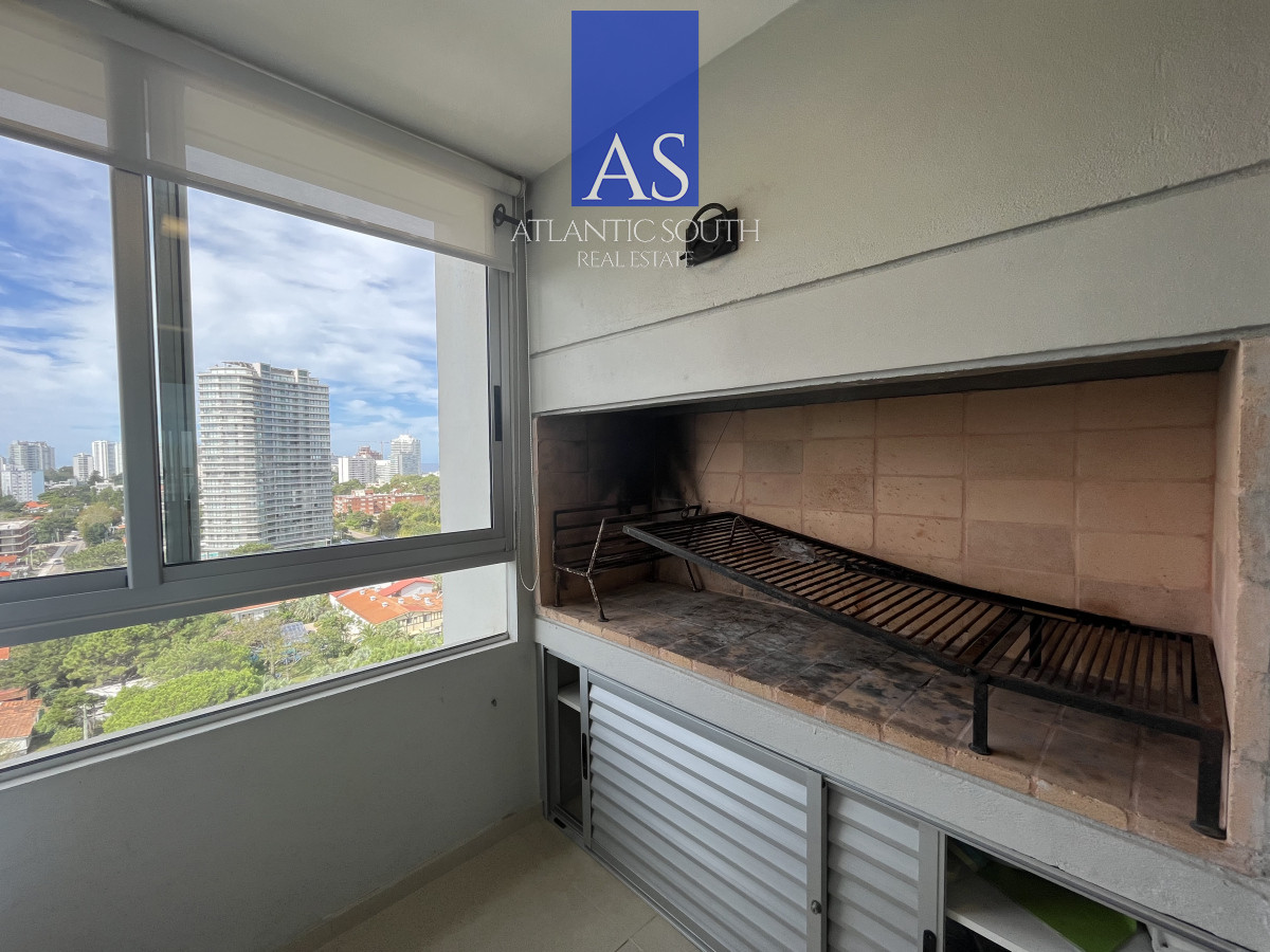 Apartamento ID.4086 - Planta de categoría en segunda línea de Playa Mansa 3 dormitorios moderno parrillero propio Punta del Este