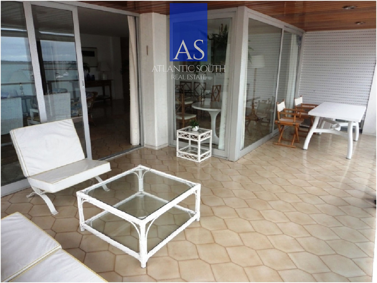 Apartamento ID.4274 - Planta de excelPenínsula ente categoría en Venta – Edificio Brioni, Punta del Este