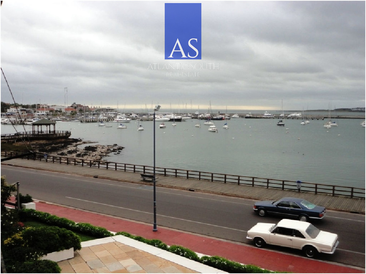 Apartamento ID.4274 - Planta de excelPenínsula ente categoría en Venta – Edificio Brioni, Punta del Este