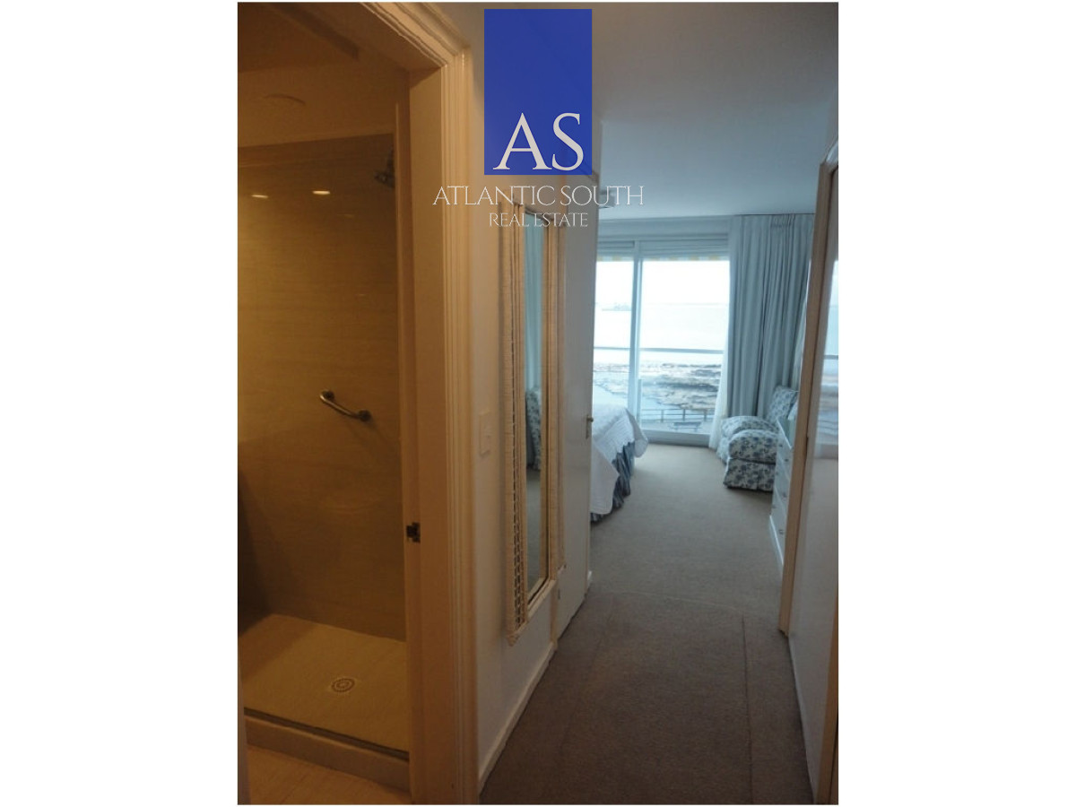 Apartamento ID.4274 - Planta de excelPenínsula ente categoría en Venta – Edificio Brioni, Punta del Este
