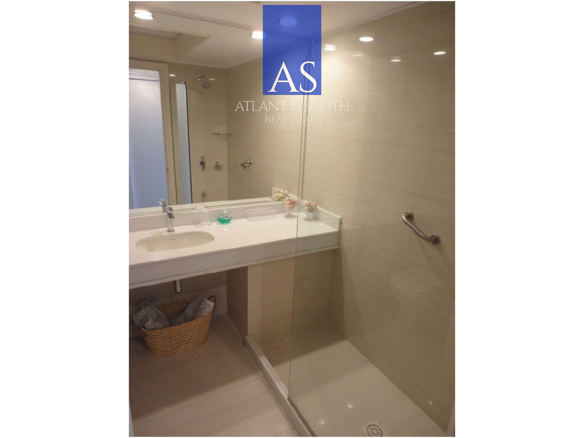 Apartamento ID.4274 - Planta de excelPenínsula ente categoría en Venta – Edificio Brioni, Punta del Este