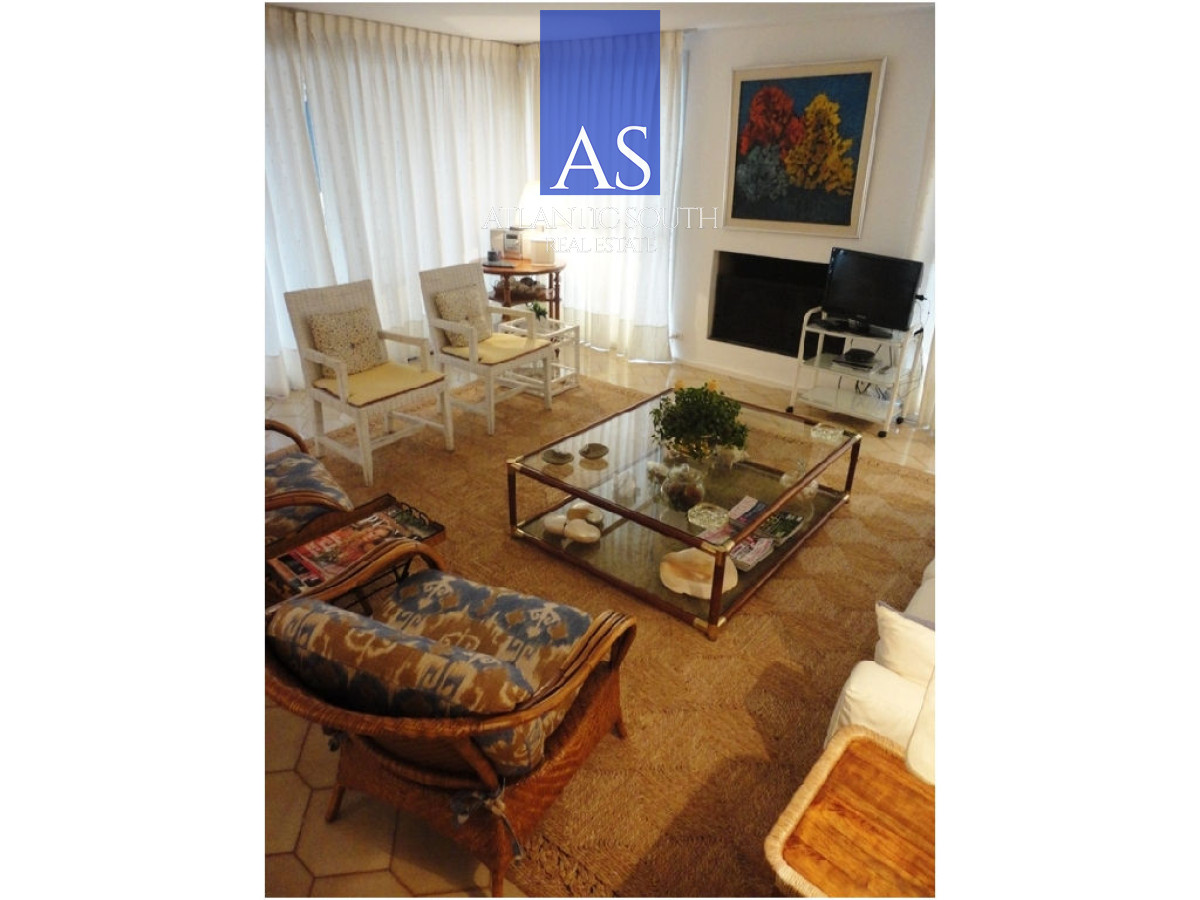 Apartamento ID.4274 - Planta de excelPenínsula ente categoría en Venta – Edificio Brioni, Punta del Este