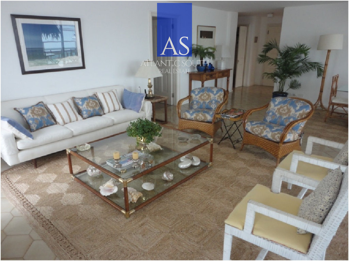 Apartamento ID.4274 - Planta de excelPenínsula ente categoría en Venta – Edificio Brioni, Punta del Este