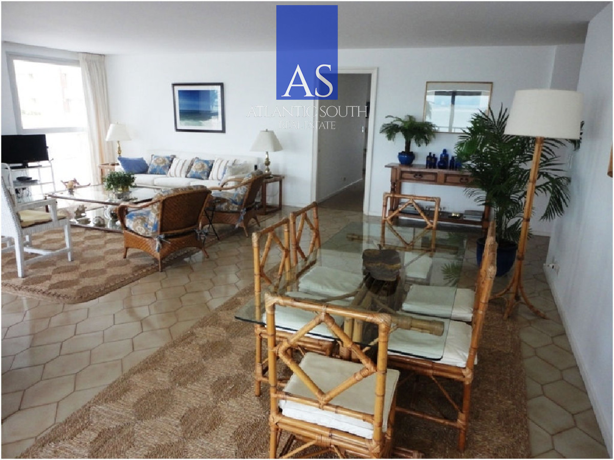 Apartamento ID.4274 - Planta de excelPenínsula ente categoría en Venta – Edificio Brioni, Punta del Este