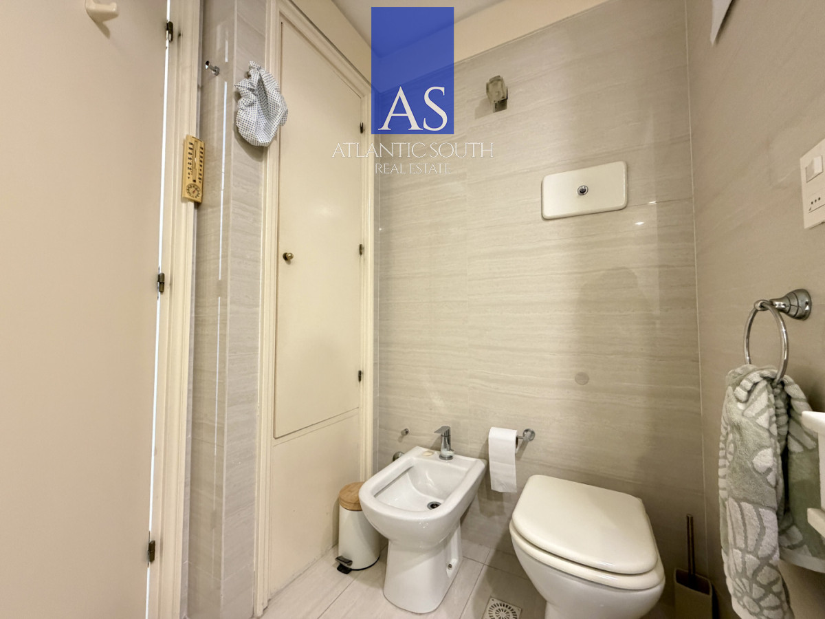 Apartamento ID.4274 - Planta de categroría en Península vista al mar 3 dormitorios Punta del Este