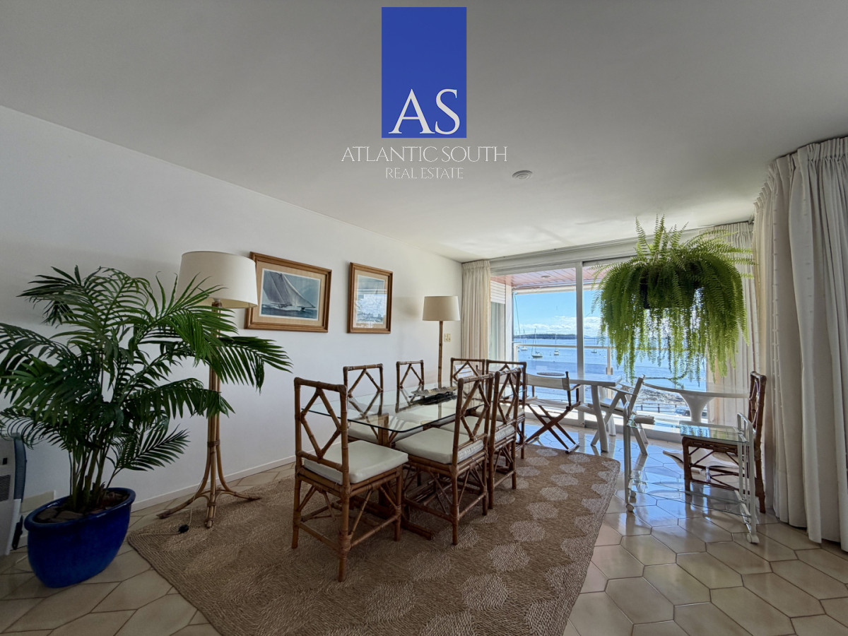 Apartamento ID.4274 - Planta de categroría en Península vista al mar 3 dormitorios Punta del Este