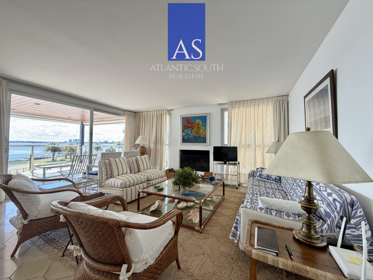 Apartamento ID.4274 - Planta de categroría en Península vista al mar 3 dormitorios Punta del Este