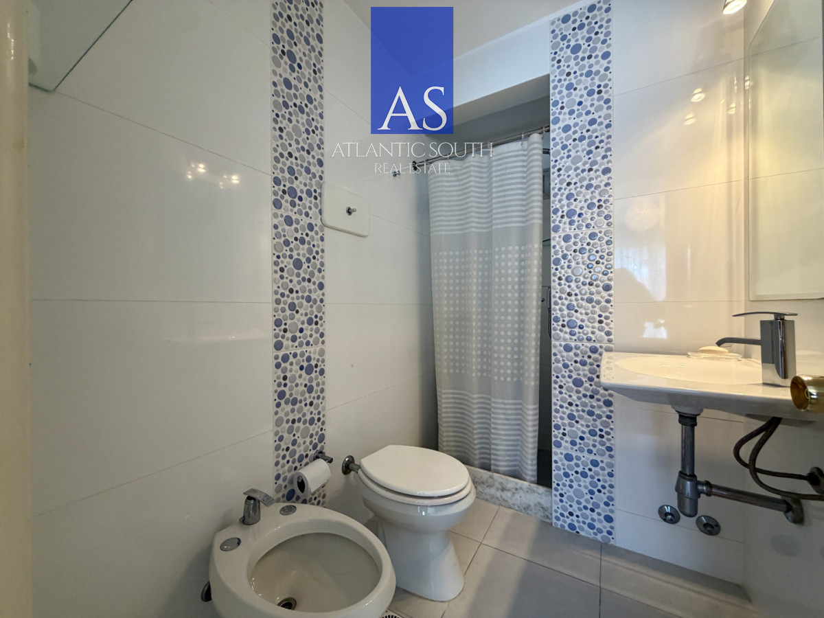 Apartamento ID.4274 - Planta de categroría en Península vista al mar 3 dormitorios Punta del Este