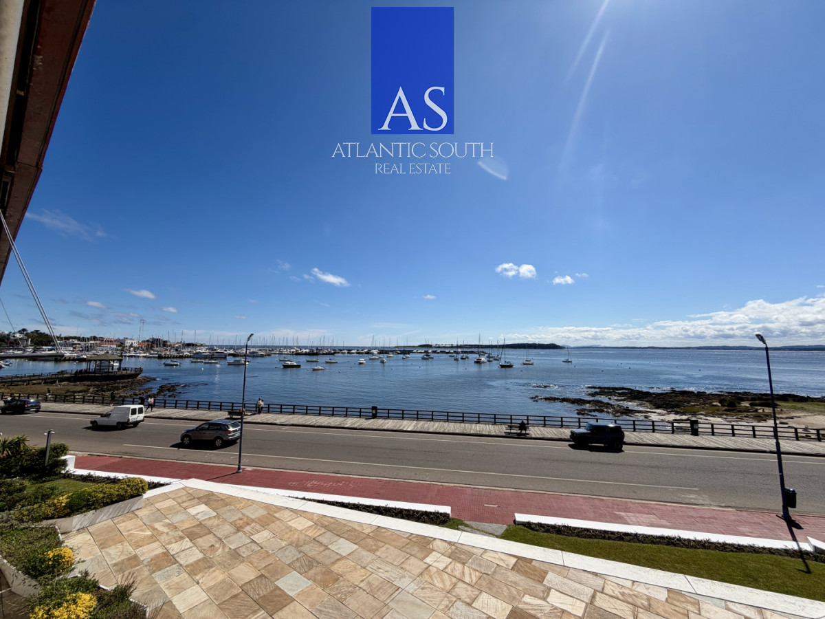 Apartamento ID.4274 - Planta de categroría en Península vista al mar 3 dormitorios Punta del Este