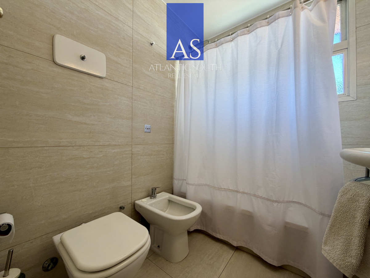 Apartamento ID.4274 - Planta de categroría en Península vista al mar 3 dormitorios Punta del Este