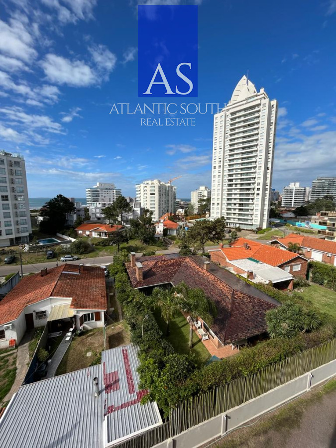 Apartamento ID.4198 - Ed . con servicios, 2 dormitorios con parrillero