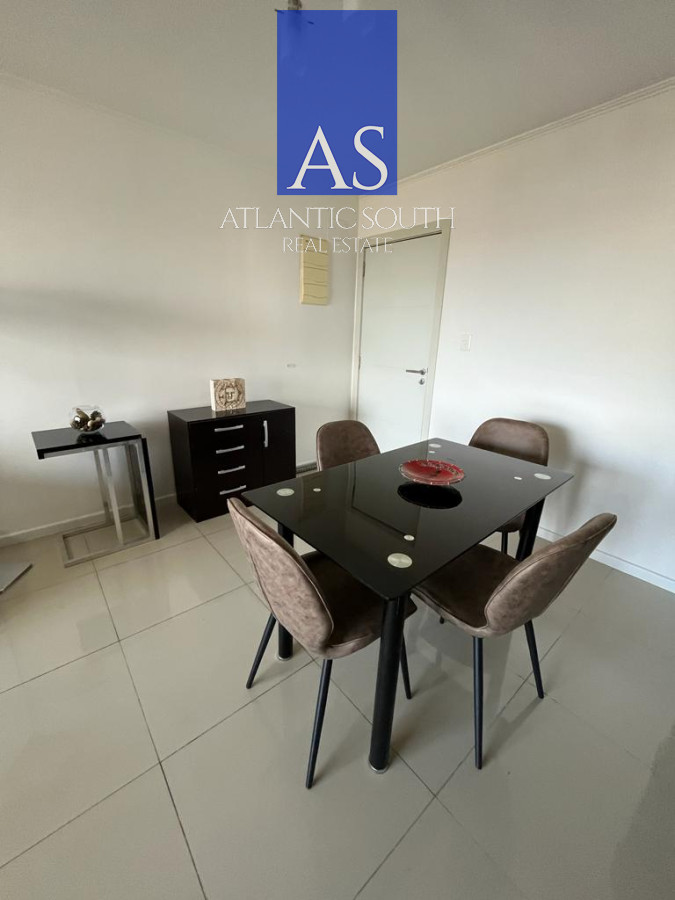 Apartamento ID.4198 - Ed . con servicios, 2 dormitorios con parrillero