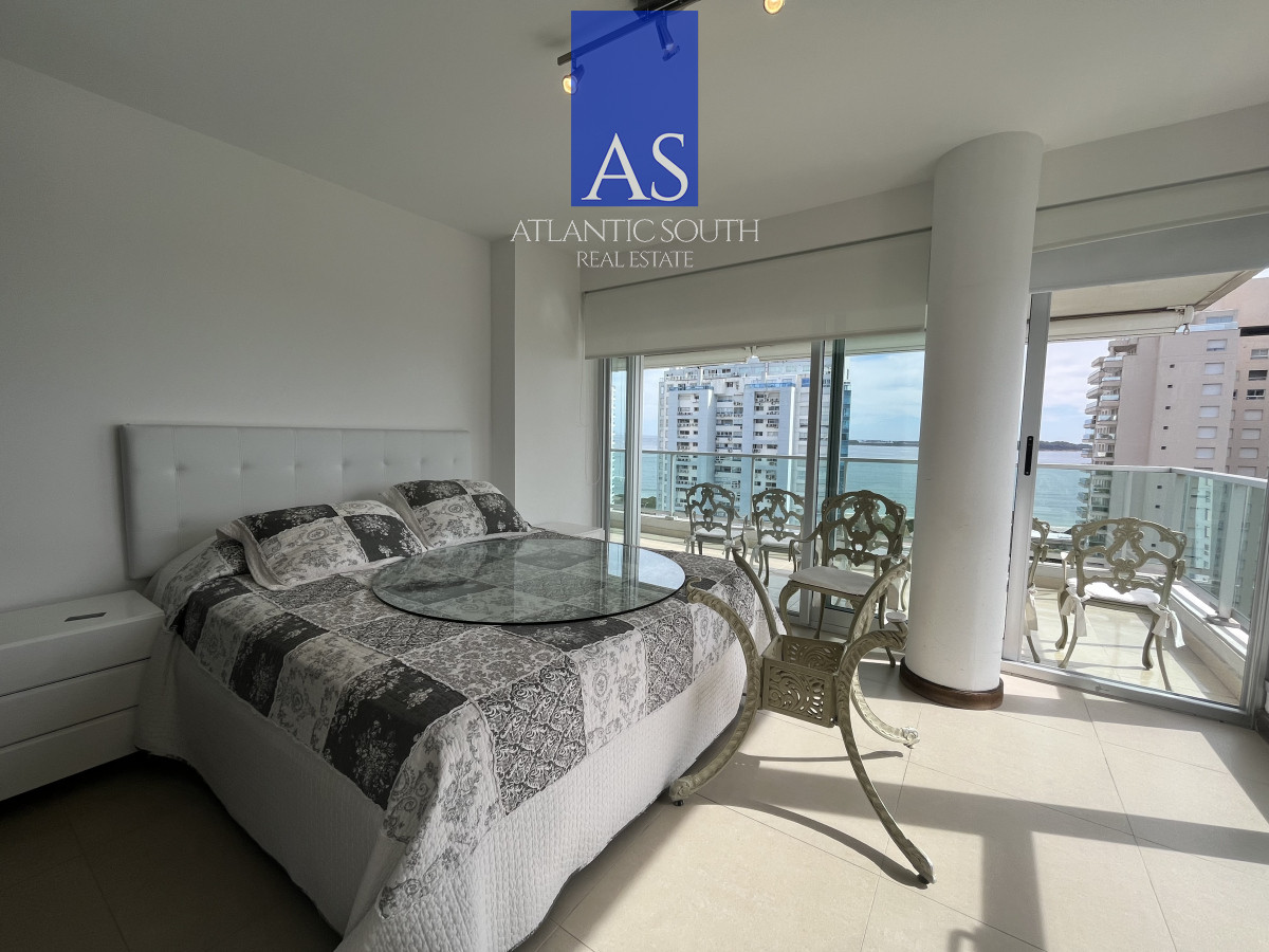 Apartamento ID.4086 - Planta de categoría en segunda línea de Playa Mansa 3 dormitorios moderno parrillero propio Punta del Este