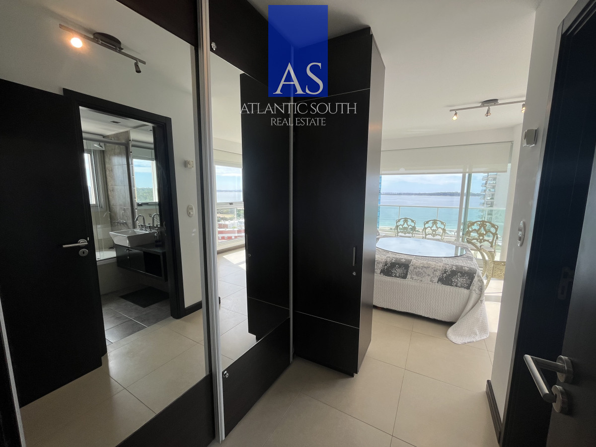 Apartamento ID.4086 - Planta de categoría en segunda línea de Playa Mansa 3 dormitorios moderno parrillero propio Punta del Este