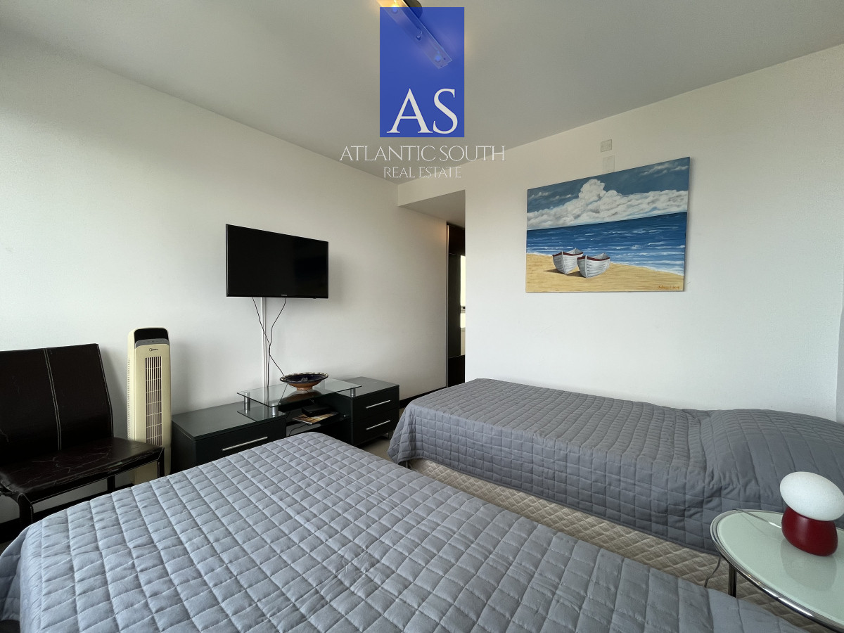 Apartamento ID.4086 - Planta de categoría en segunda línea de Playa Mansa 3 dormitorios moderno parrillero propio Punta del Este