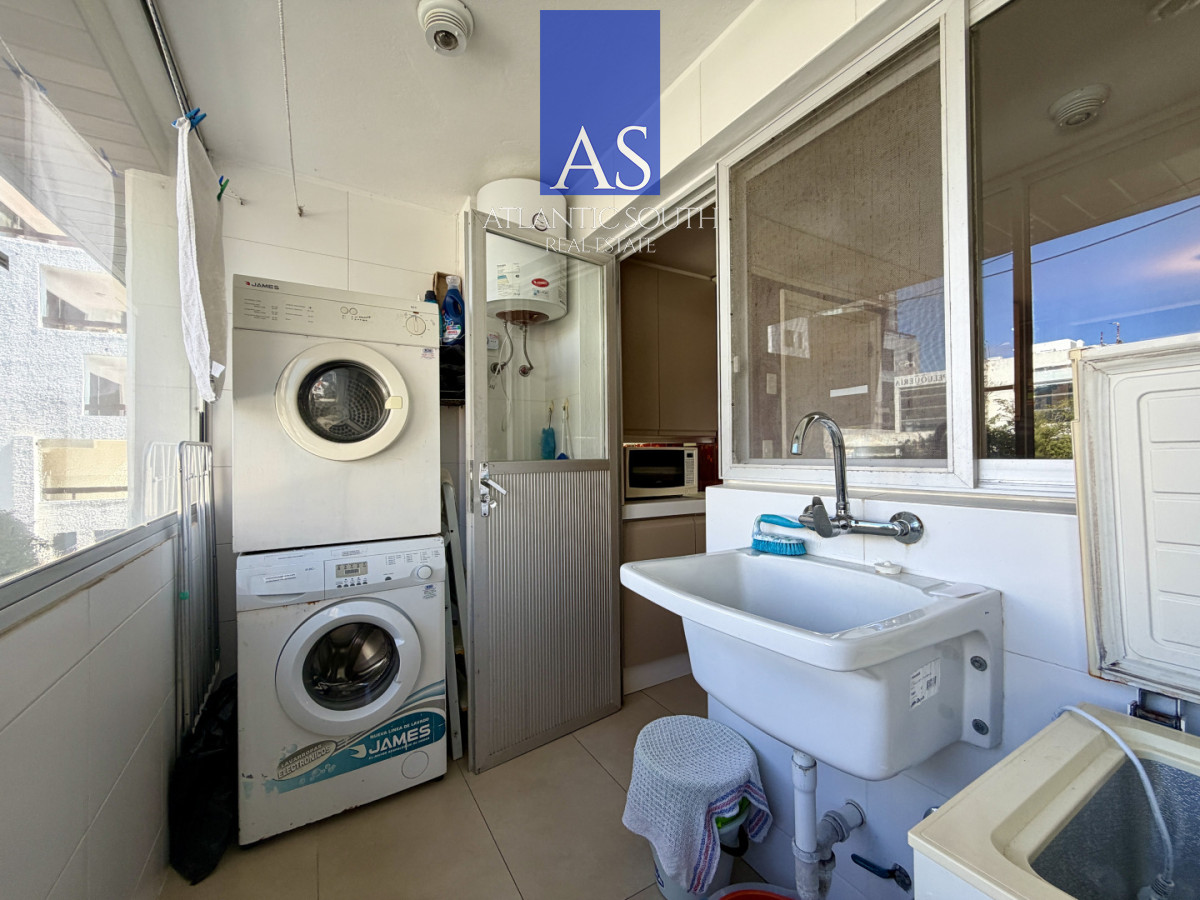 Apartamento ID.4274 - Planta de categroría en Península vista al mar 3 dormitorios Punta del Este