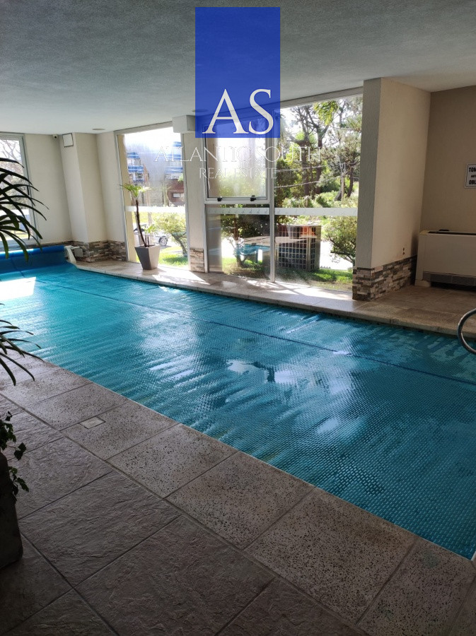 Apartamento ID.4198 - Ed . con servicios, 2 dormitorios con parrillero