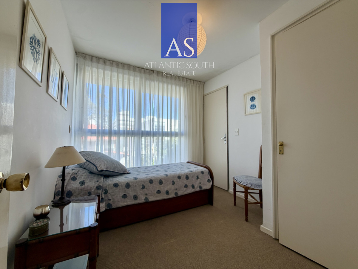 Apartamento ID.4274 - Planta de categroría en Península vista al mar 3 dormitorios Punta del Este