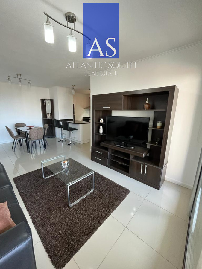 Apartamento ID.4198 - Ed . con servicios, 2 dormitorios con parrillero