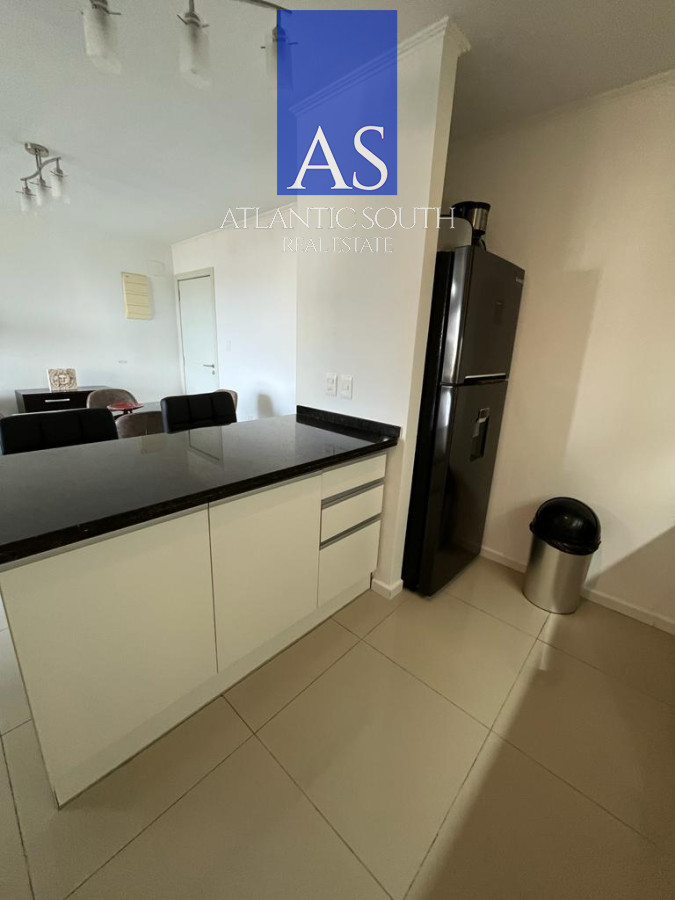 Apartamento ID.4198 - Ed . con servicios, 2 dormitorios con parrillero