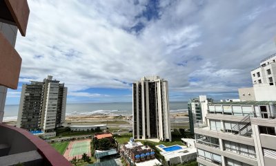 Apartamento 2 dormitorios reciclado piso alto con vista