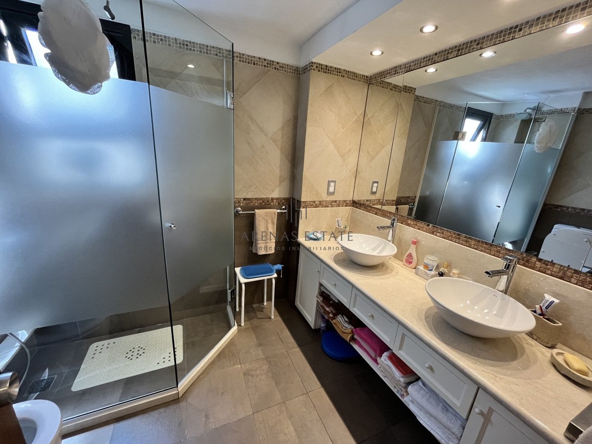 Apartamento ID.2277 - Apartamento de 3 dormitorios en venta en Punta del Este