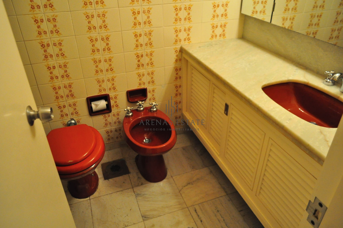 Apartamento ID.2321 - Apartamento en venta de 3 dormitorios en primera linea de la Mansa , Punta del Este 