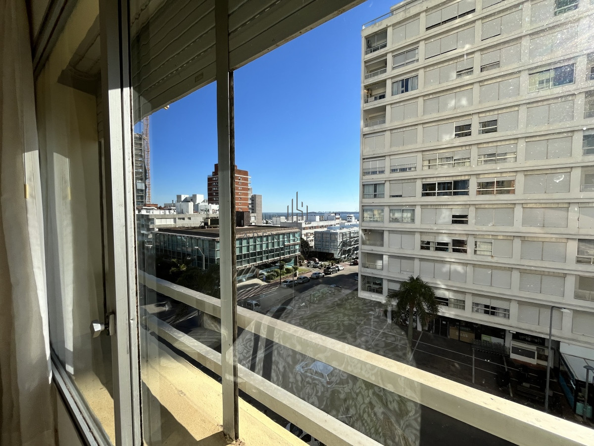 Apartamento ID.3639 - Apartamento en venta de 3 dormitorios en Peninsula , Punta del Este 