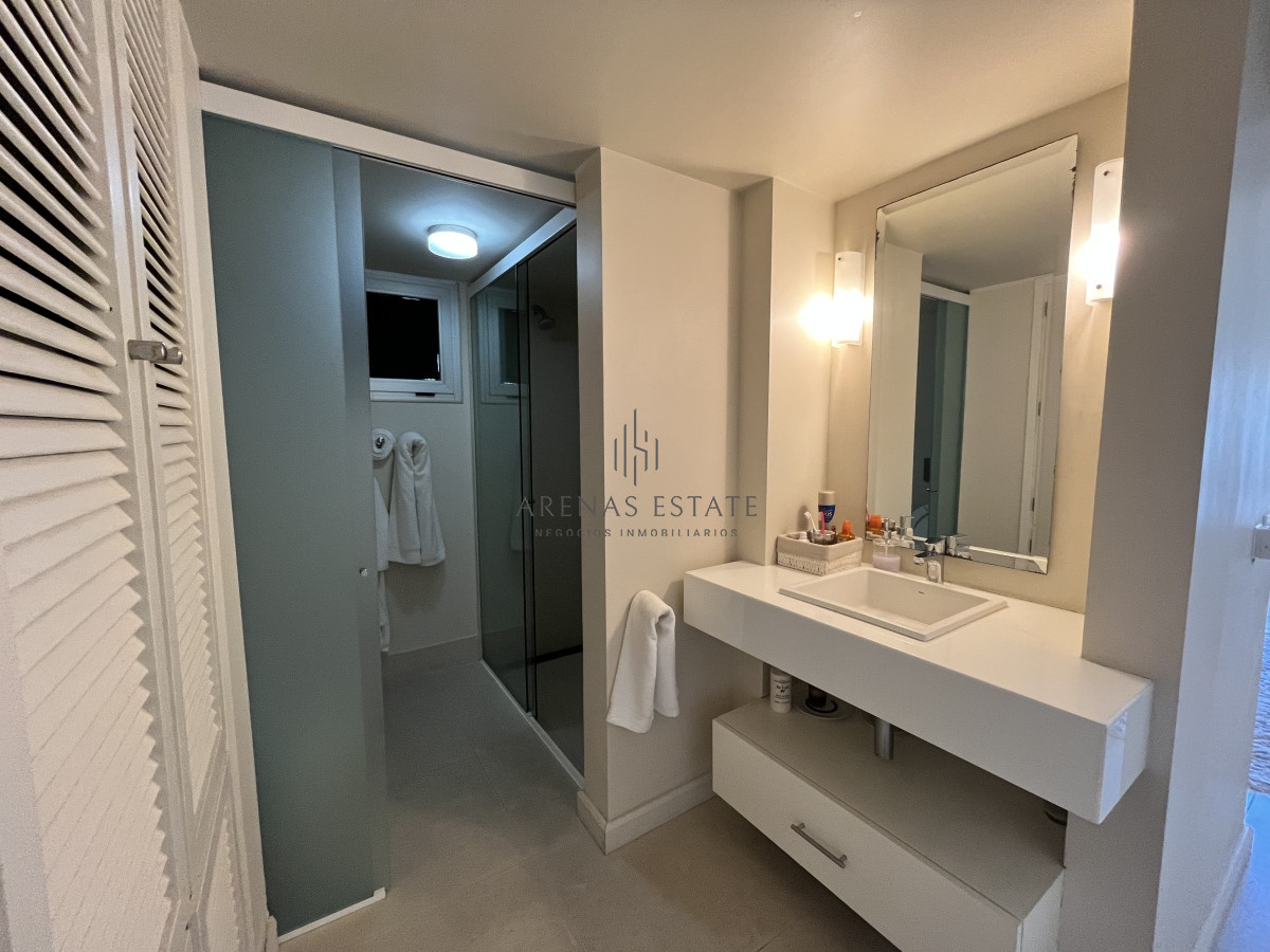 Apartamento ID.2515 - Apartamento en venta de 3 dormitorios en Punta del Este 